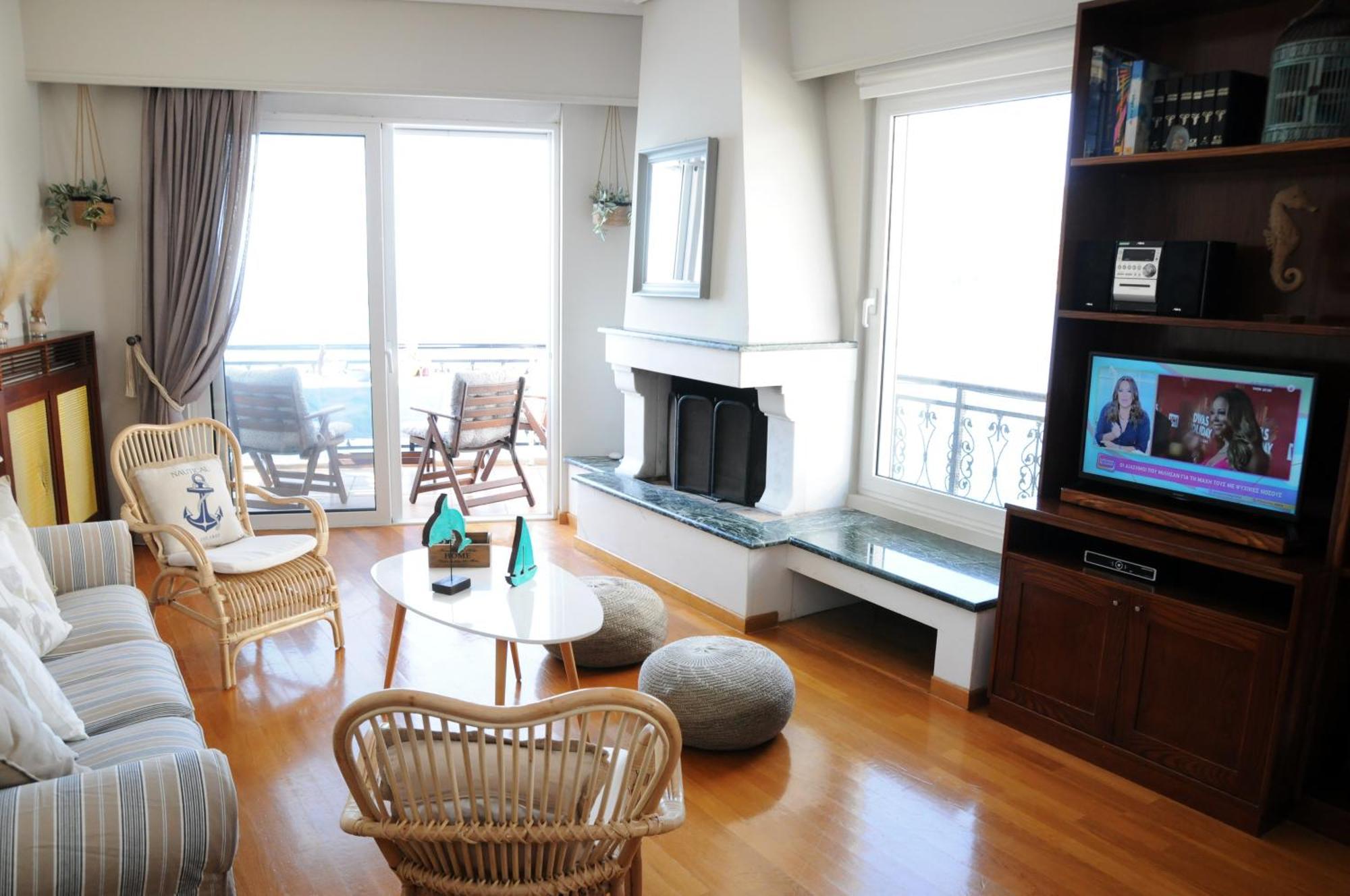 Amazing Condo By The Beach Loutráki Exteriör bild