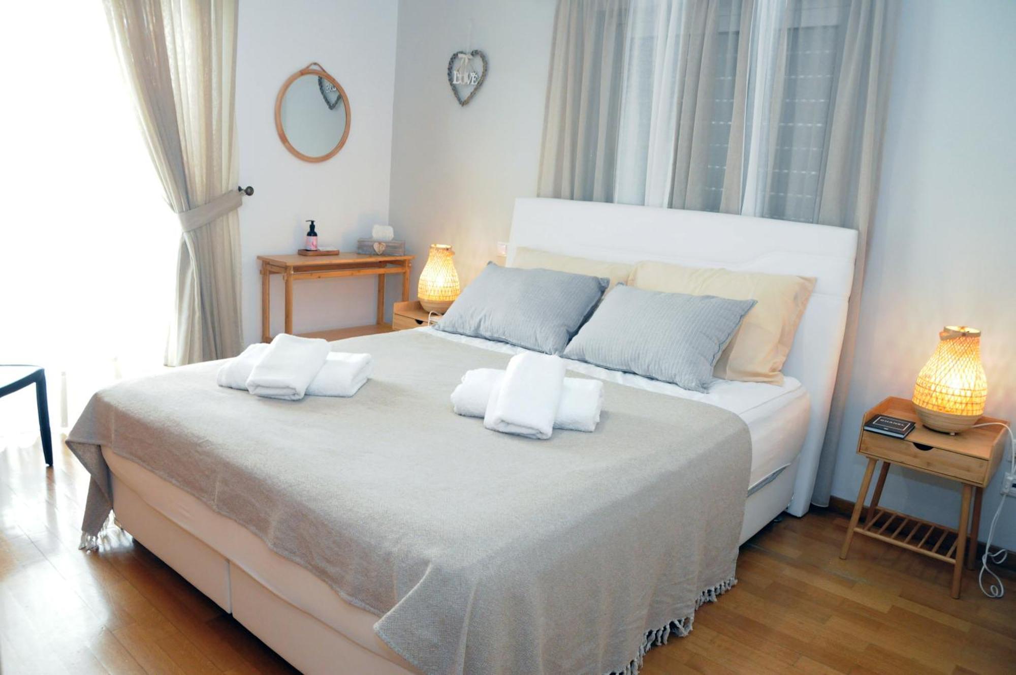 Amazing Condo By The Beach Loutráki Exteriör bild